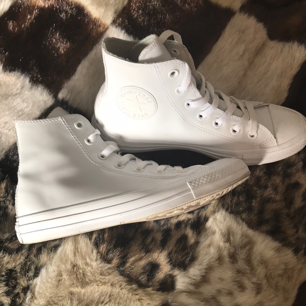 Converse - Picture 3 of 5